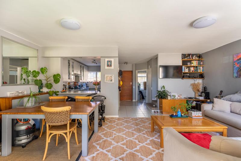 To Let 4 Bedroom Property for Rent in Pinelands Western Cape